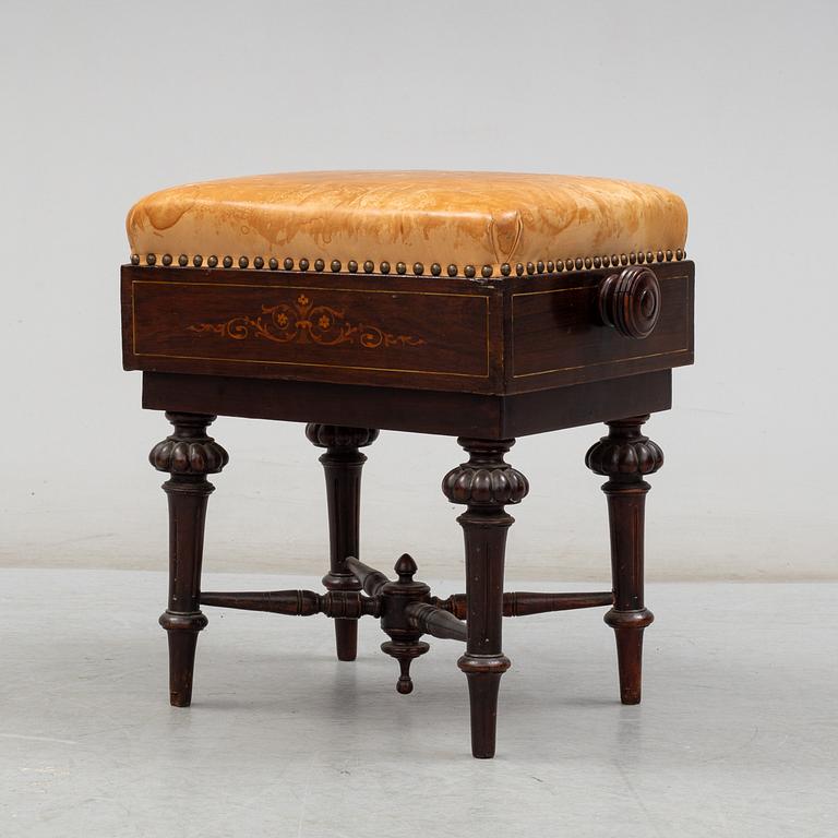 An English 19th century stool.