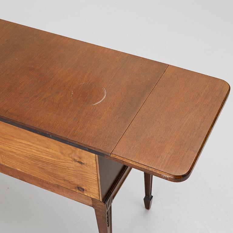 Sideboard/serving sideboard, English style, first half of the 20th century.