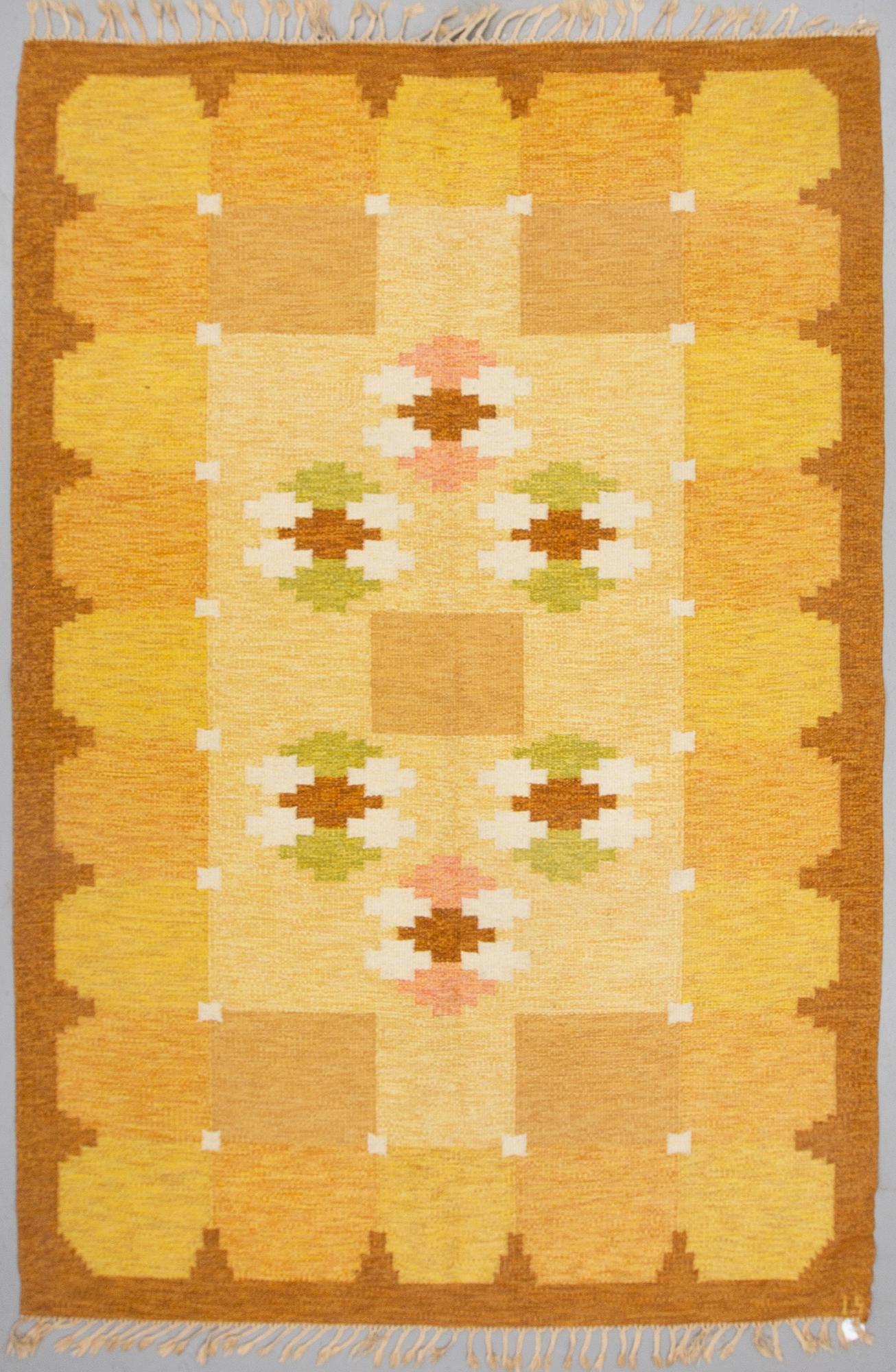 MATTA. rölakan, signerad IS (Ingegerd Silow), ca 286 x 193 cm.