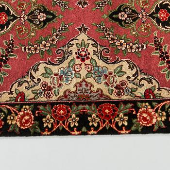 A runner, Tabriz part silk, so called 50 Radj. Ca. 400 x 90 cm.