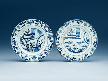 1597. A set of seven blue and white dishes, Qing dynasty, Qianlong (1736-1796).