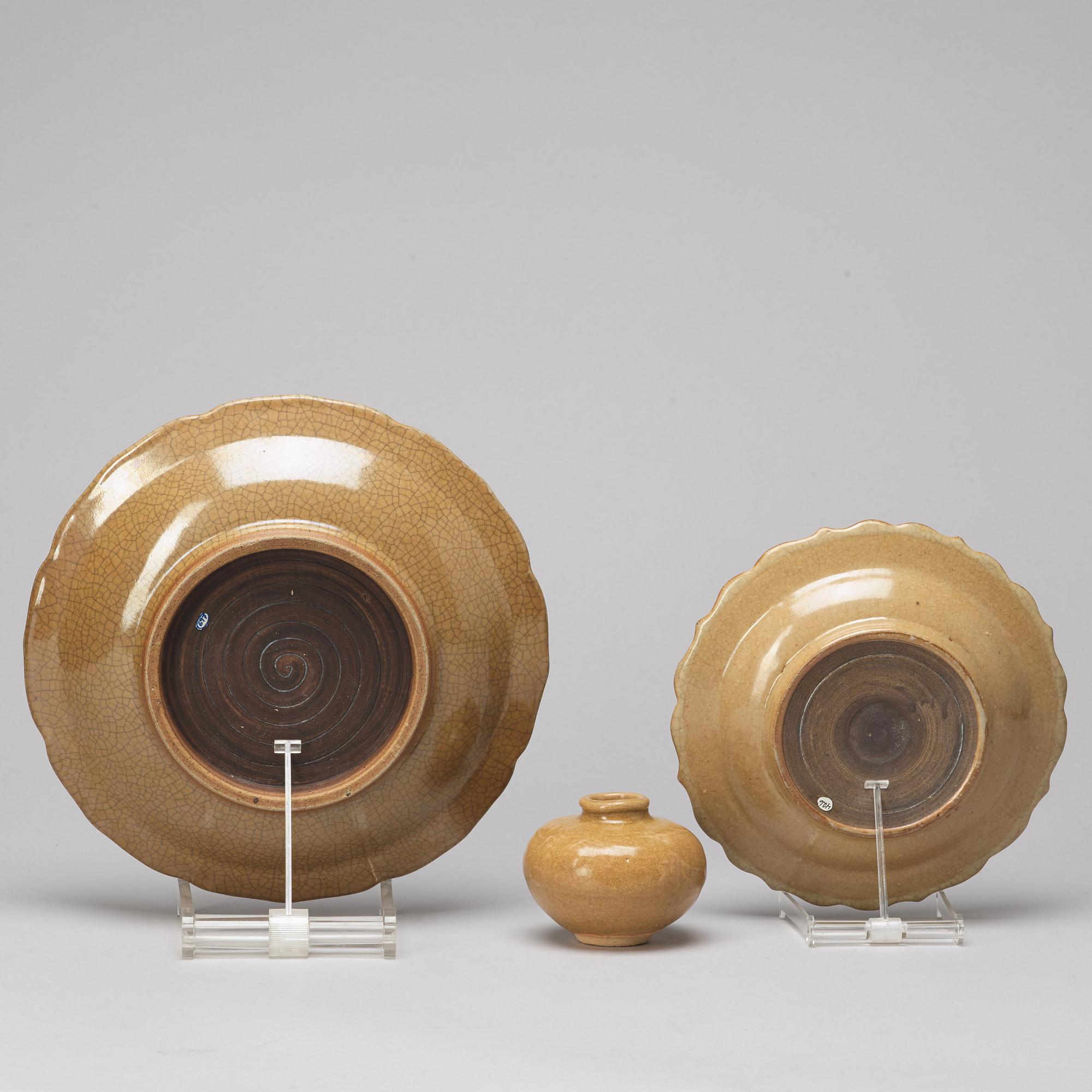 Two ge glazed Chinese dishes and a pot, South East Asian, 20th Century.