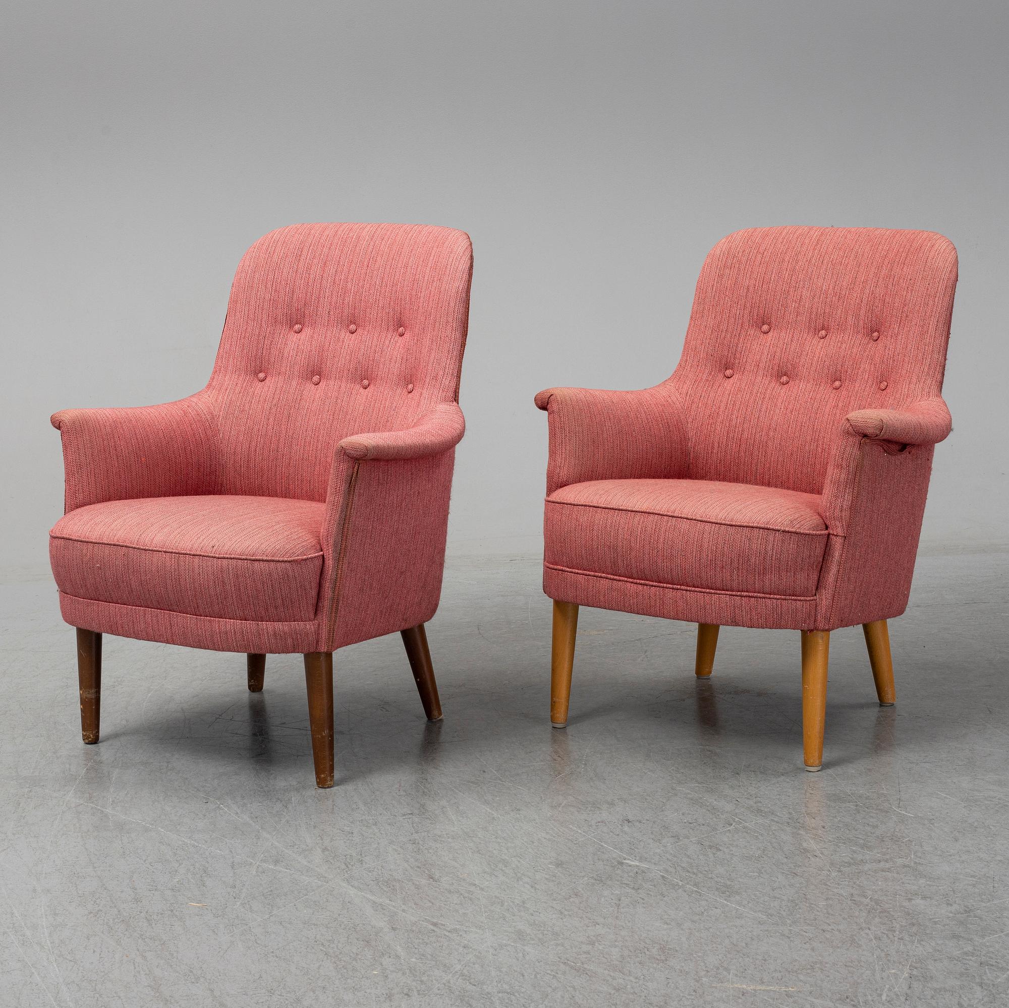 CARL MALMSTEN, a pair of 'Husmor' easy chairs.