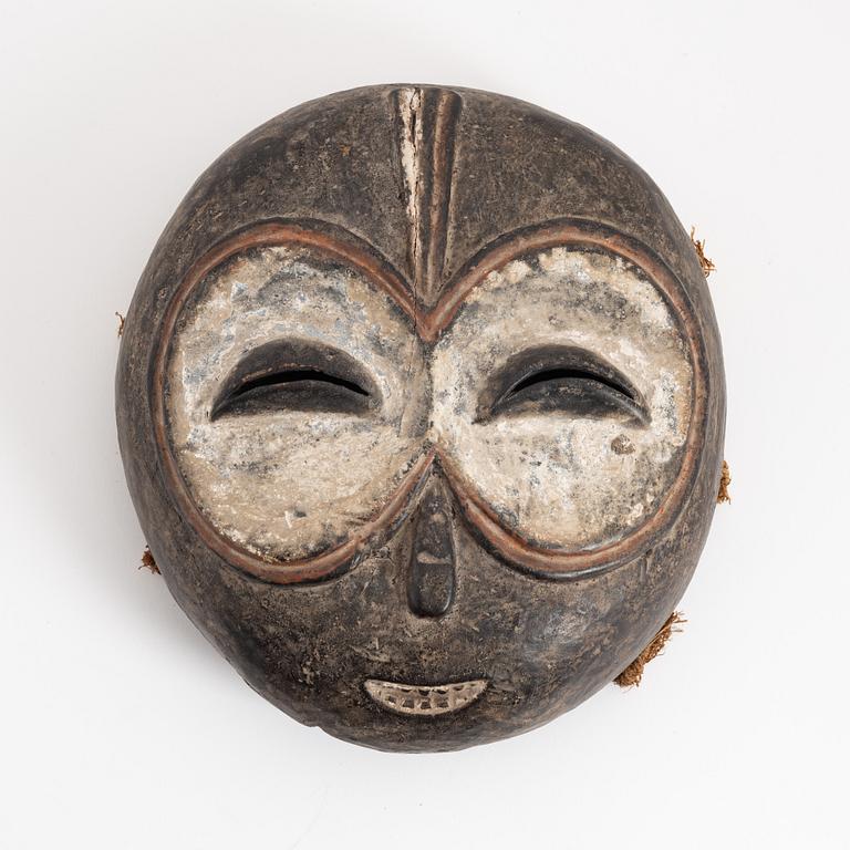 A wooden mask Lega, Bembe.