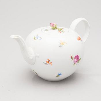 A Meissen porcelain teapot from the 19th Century.