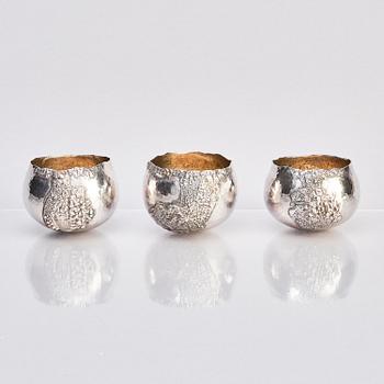 Karlheinz Sauer, six Swedish silver tumblers, Västerås 1979.