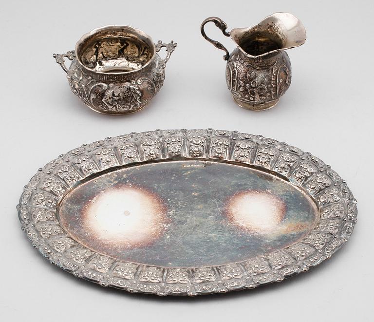 GRÄDDKANNA, SOCKERSKÅL OCH BRICKA, silver, Stockholm 1948. Total vikt ca 486 g.