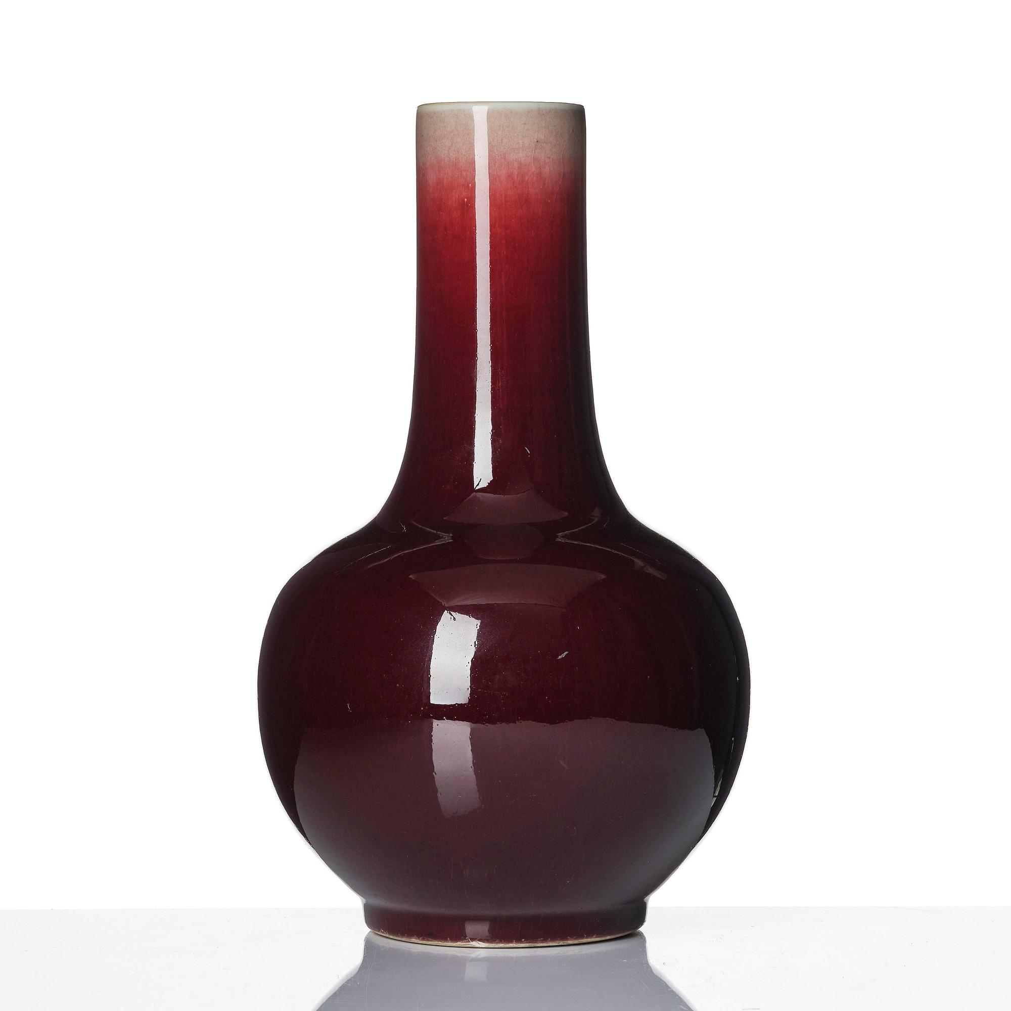 A flambé glazed vase, late Qing dynasty/early 20th century.