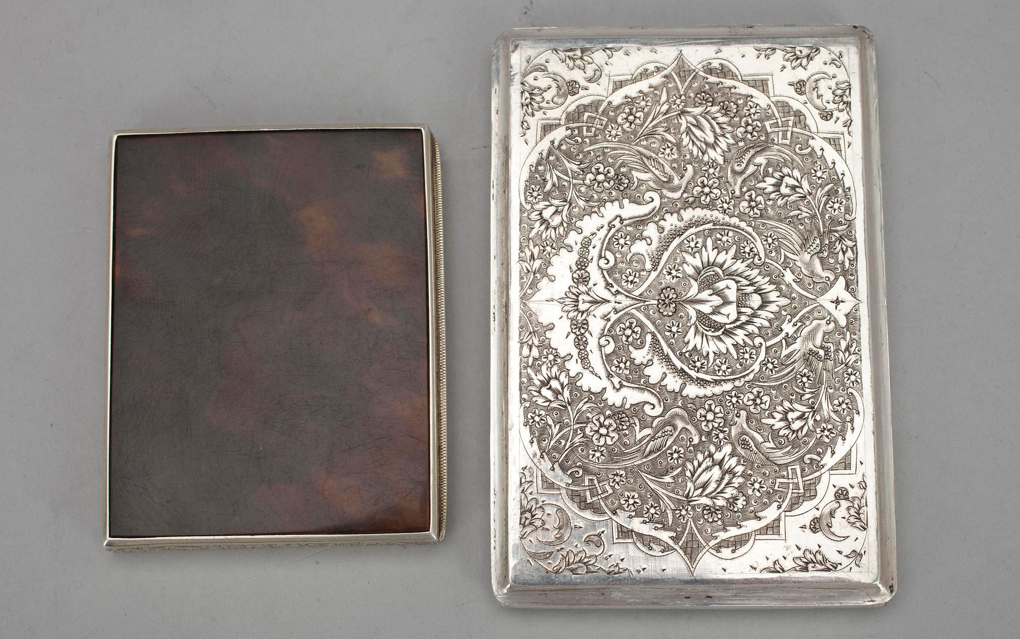 CIGARETTETUIER 2 ST, silver och sköldpaddsskal, 1900-tal.
