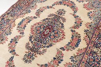 Rug, Kirman, 238 x 145 cm.