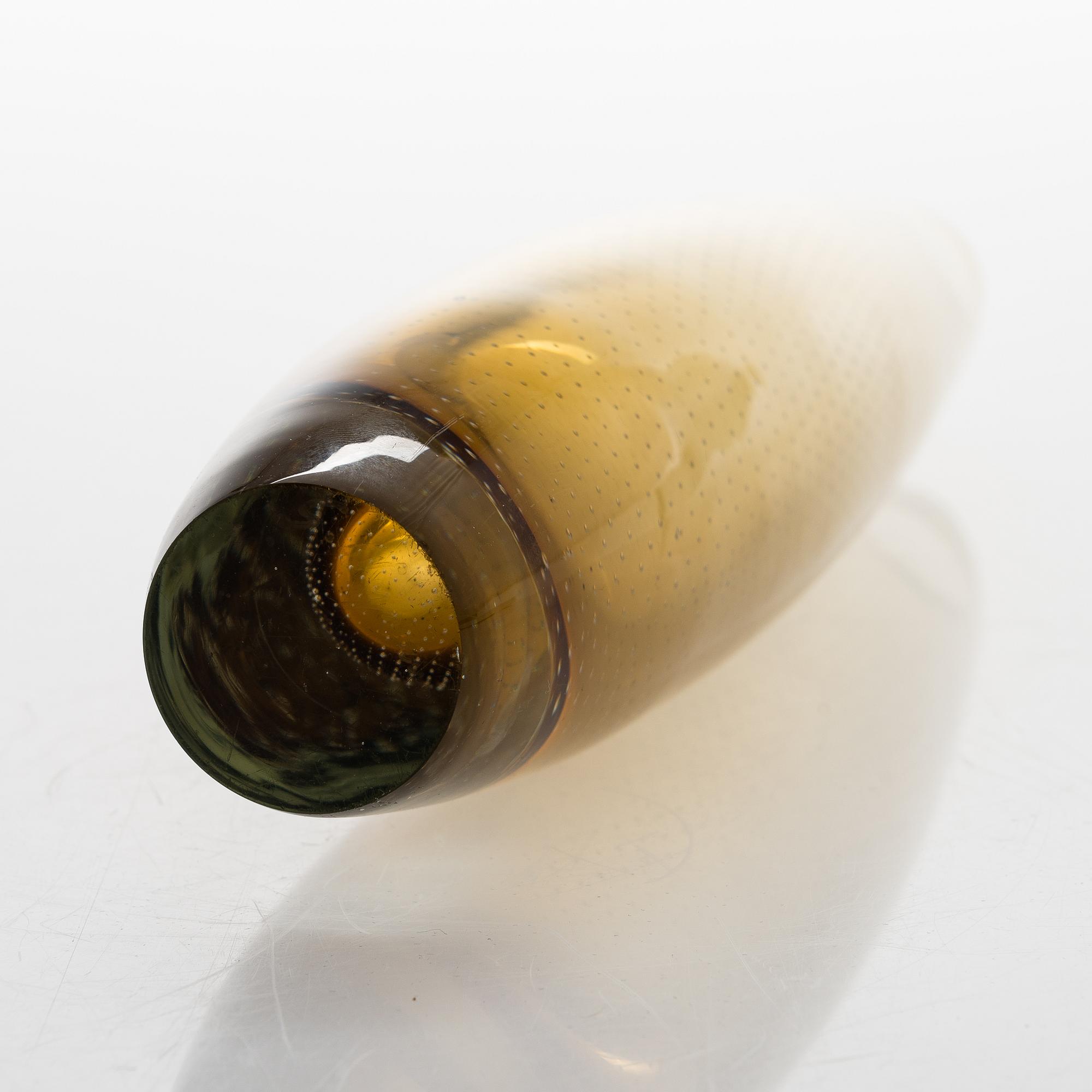 GUNNEL NYMAN, A glass vase signed G. Nyman Nuutajärvi Notsjö.