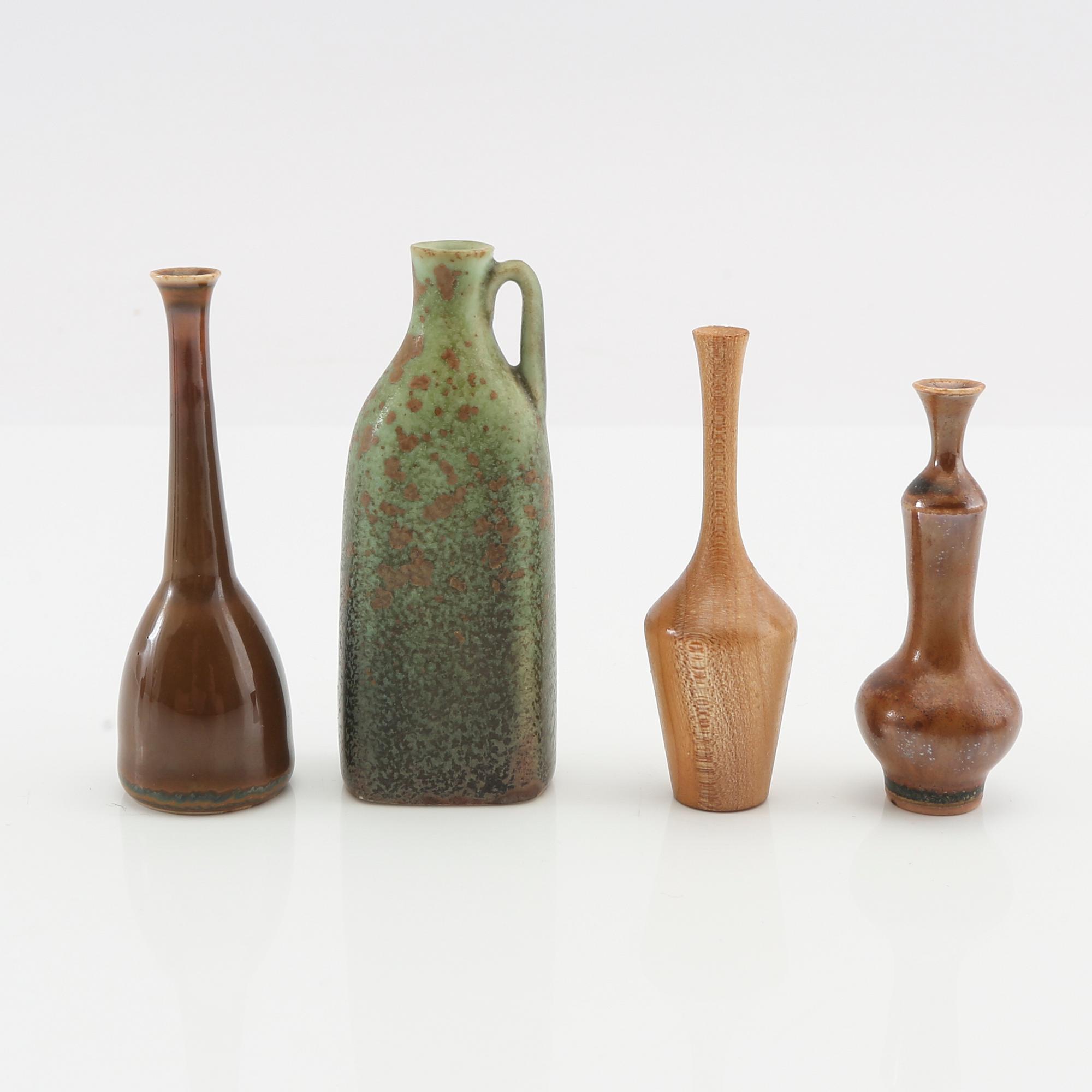 Miniatyrer 11 st bla Gunnar Nylund, Carl Harry Stålhane och John  Andersson keramik och trä.