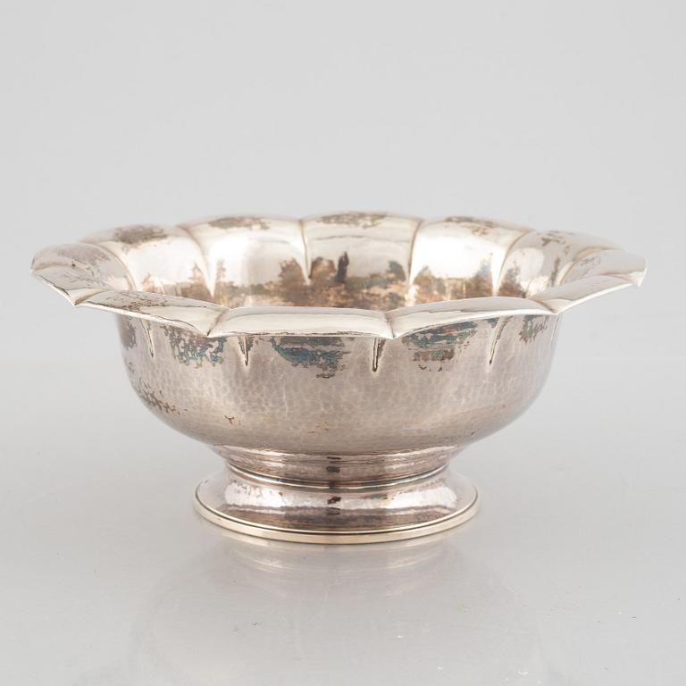A silver bowl, Bremer Werkstätten für kunstgewerbliche Silberarbeiten, Bremen, Germany, first half of the 20th century.
