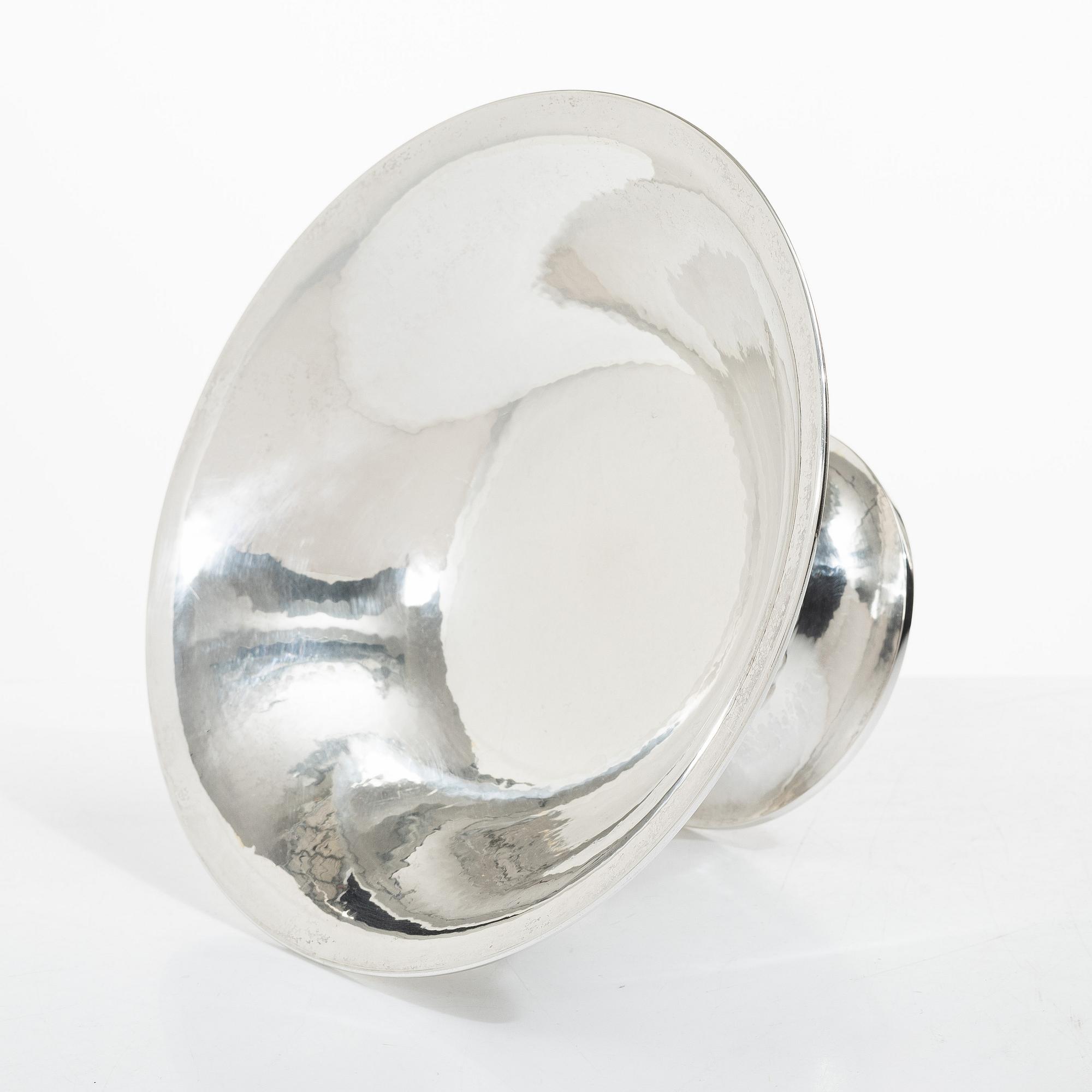 A Swedish silver bowl, mark of Edlunds Silverfabrik, Stockholm 1924.