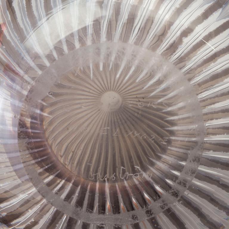 an Ariel glass vase by Edvin Öhrström.