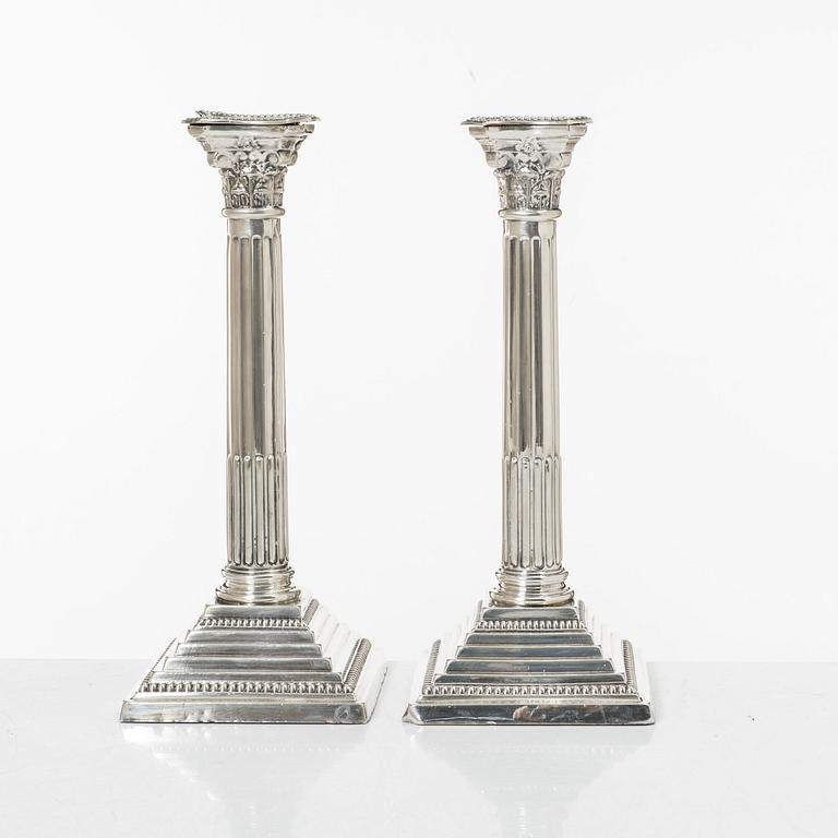 Ljusstakar, ett par, silver, London, England 1971.