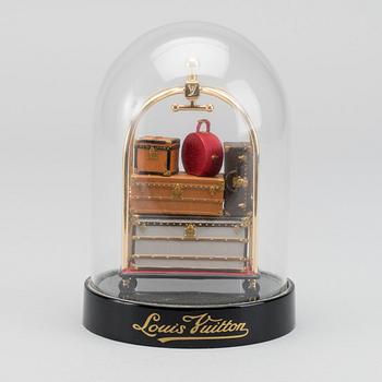 LOUIS VUITTON, paperweight.