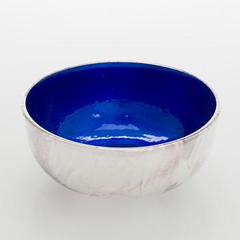 A. Tillander, malja, sterlinghopeaa ja emalia. Turku 2005.