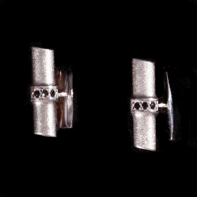 CHAO-HSIEN KUO, MANSCHETTKNAPPAR, "Black and White Oriental" sterling silver, svarta spineller, Lapponia 2007.