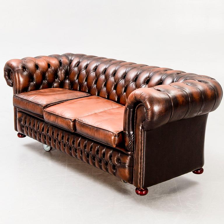 A leather Chesterfield type sofa from Britannia furniture 1990s.