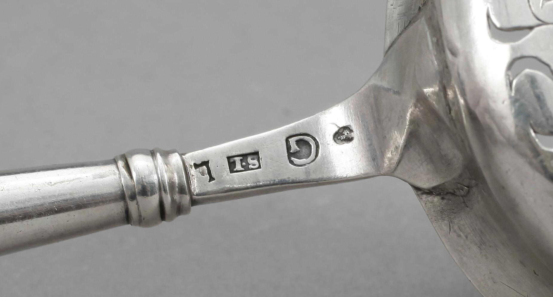 STRÖARE, silver, Samuel Lundal, Gävle, 1769. Totalvikt ca 55 gram.