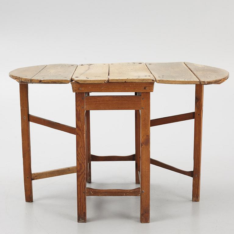 Drop-leaf table, 19th Century.