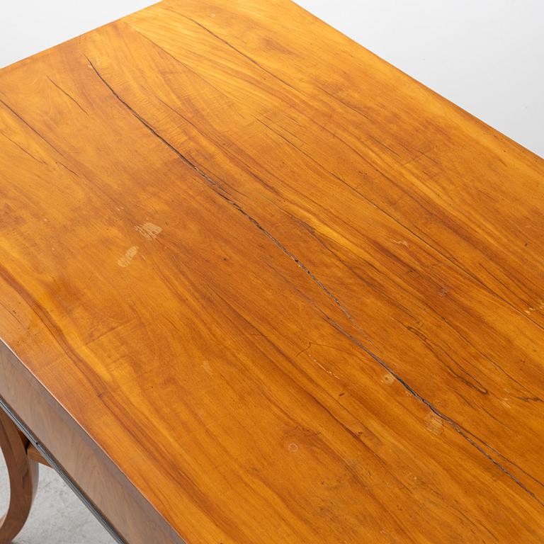 Toilettebord, 1800-talets mitt.