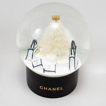 CHANEL, snowglobe 2012-2013.