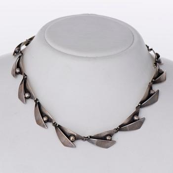 A NECKLACE, silver. Carl Ove Frydensberg, Denmark.