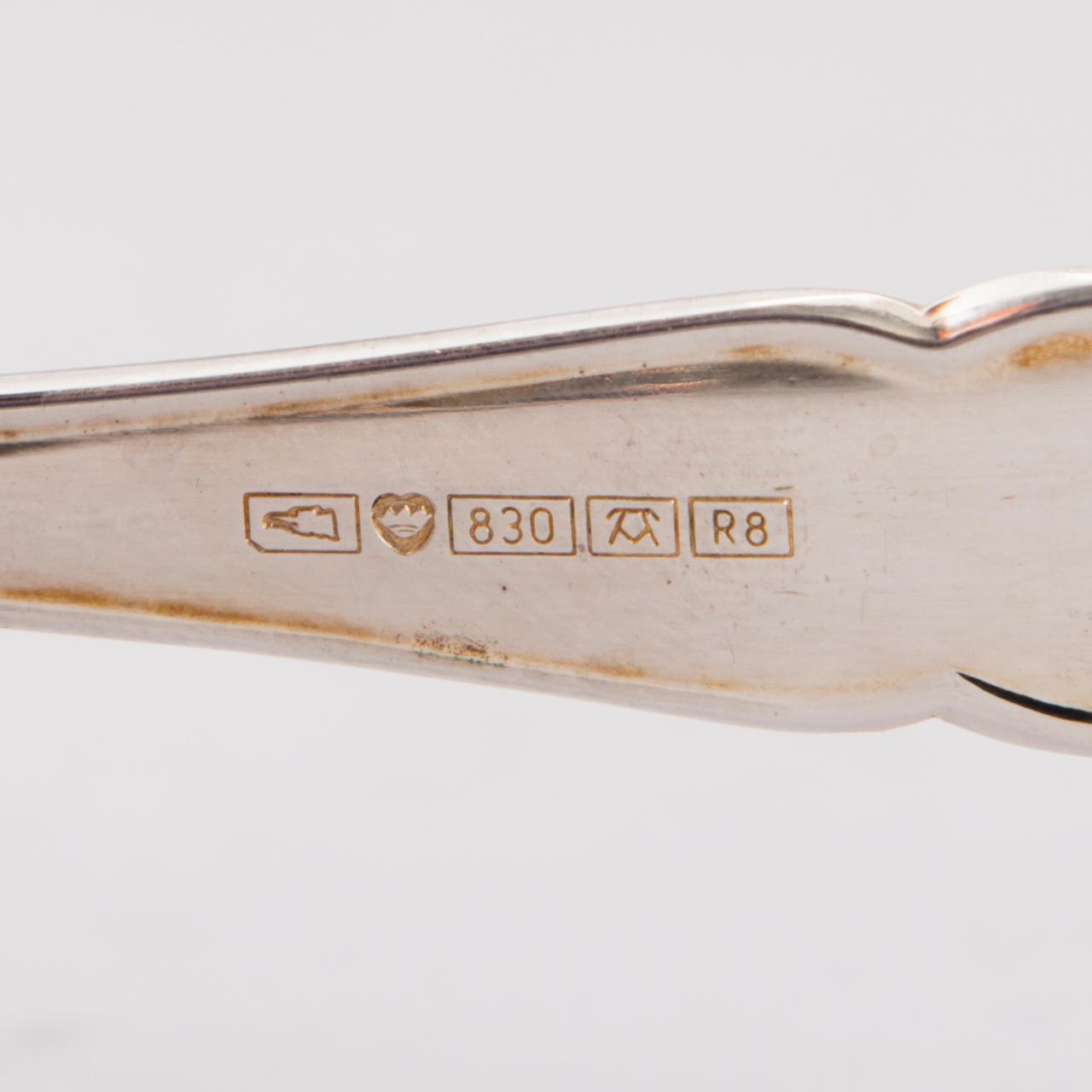 BESTICKUPPSÄTTNING, 51 delar, silver "Chippendale", 1900-talets slut.