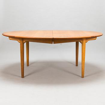 Hans J Wegner, Ruokapöytä, malli JH 567, Johannes Hansen, Tanska 1950-luku.