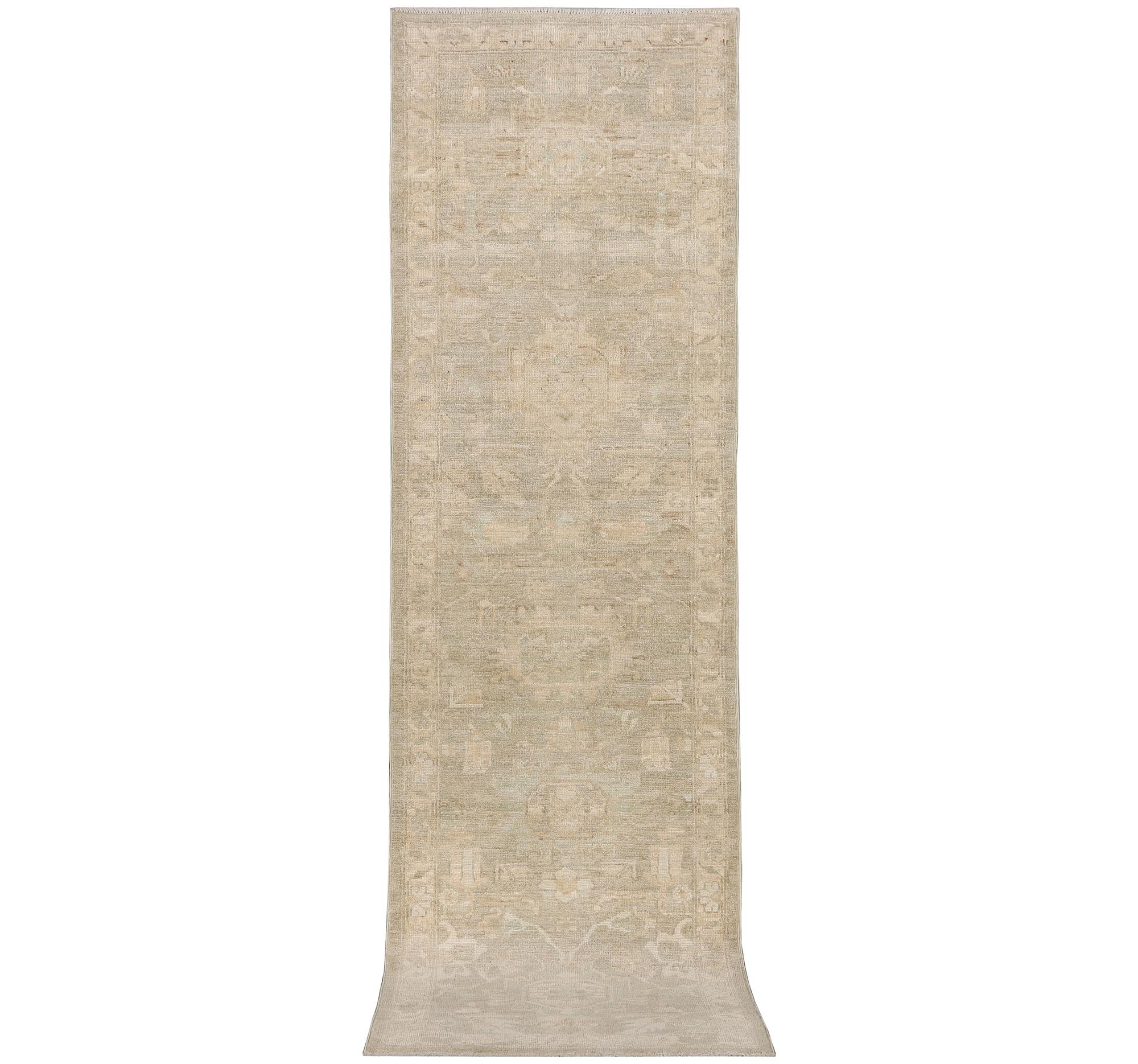 An Ushak runnercarpet, c. 295 x 87 cm.