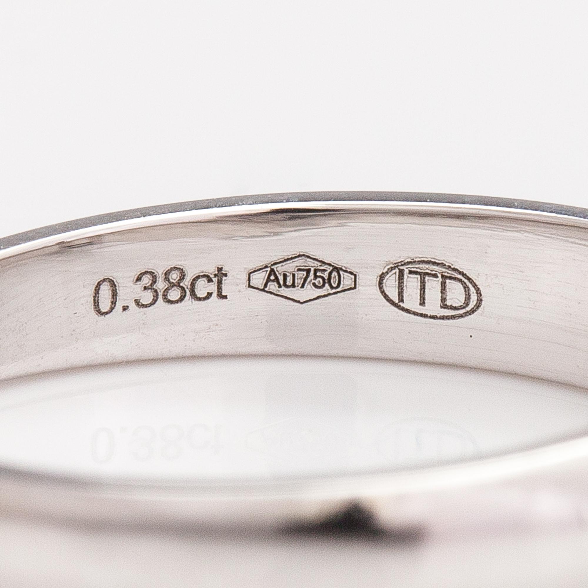 An 18K white gold ring with diamonds ca. 0.38 ct in total.