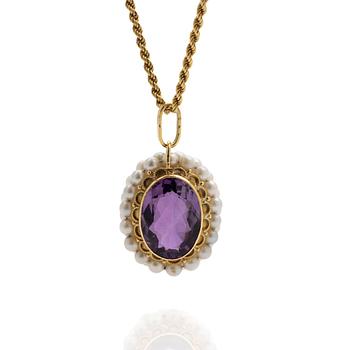 Necklace, 18K gold, pendant with amethyst and pearls, Italy.