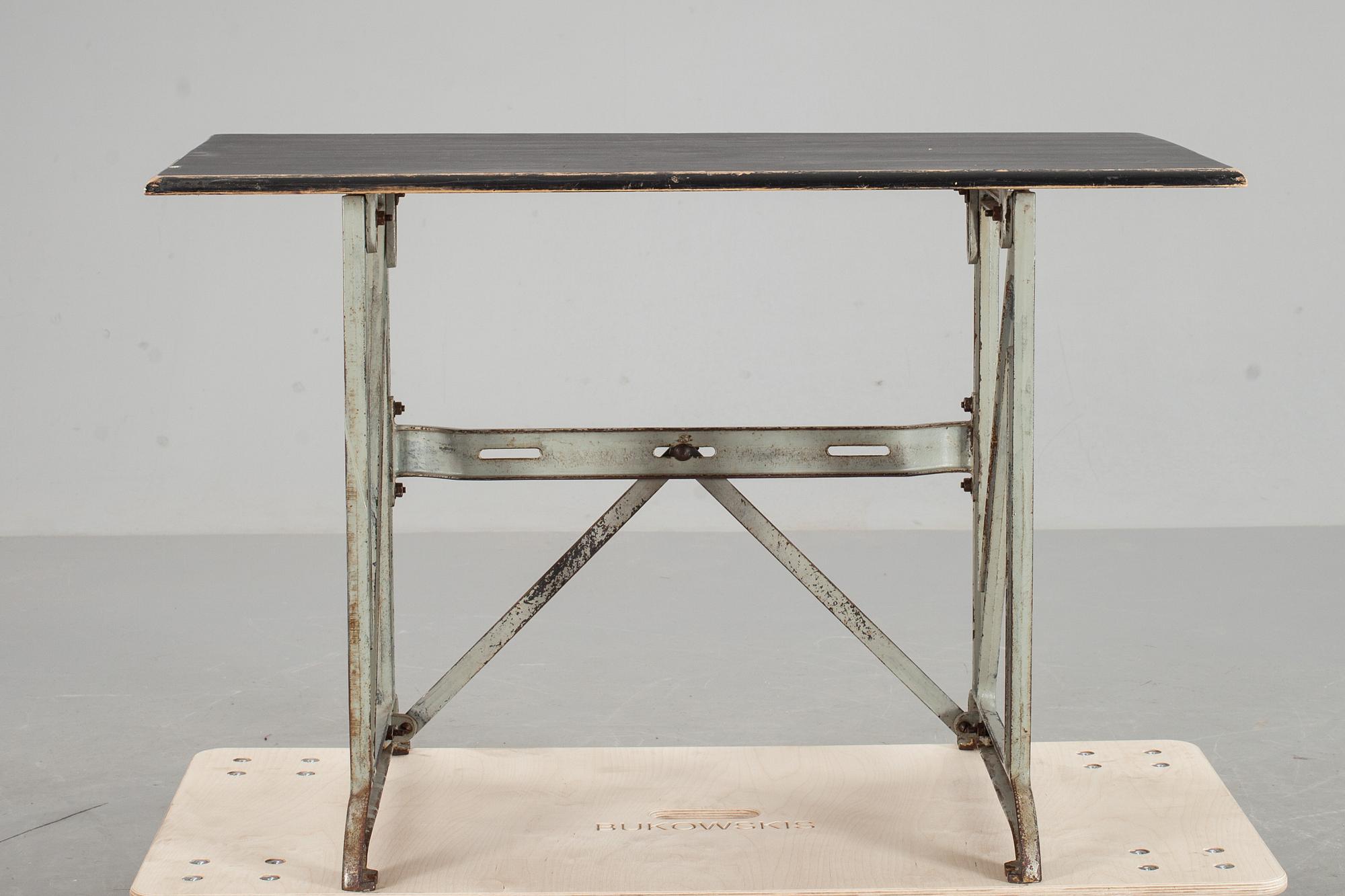 BORD/SKRIVBORD, 1900-tal.