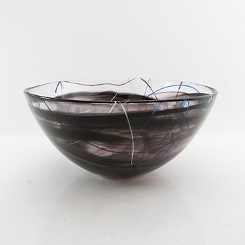 Anna Ehrner bowl "Contrast" Kosta Boda glass.