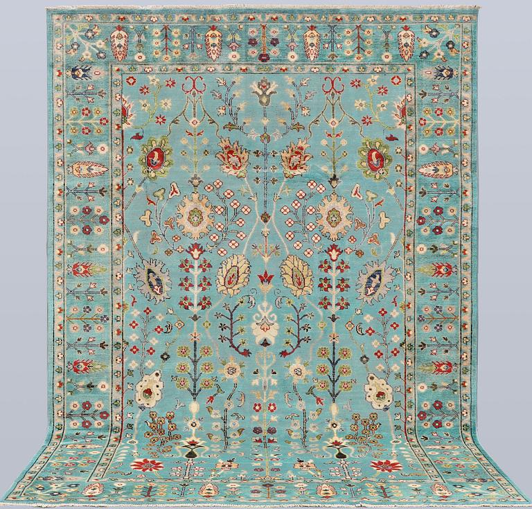 A carpet, Ziegler design, approx. 311 x 200 cm.
