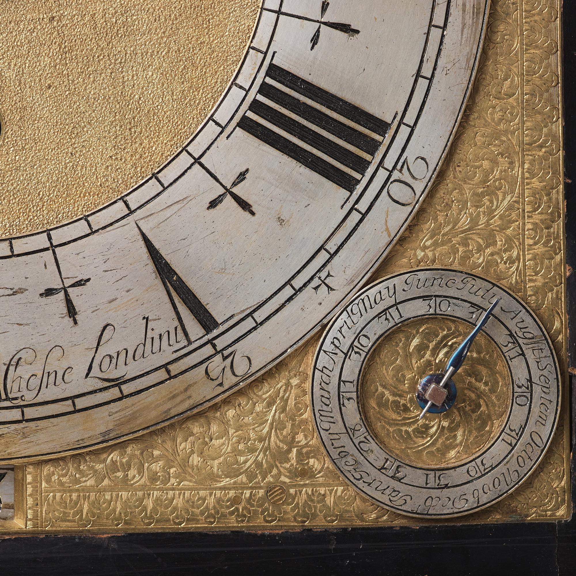 CLAUDIUS DU CHESNE, BORDSPENDYL MED SPELVERK, Queen Anne, omkring år 1705.