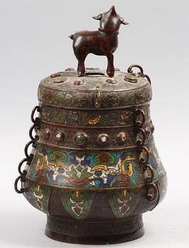 LOCKURNA, metall, emalj, 1900-tal.