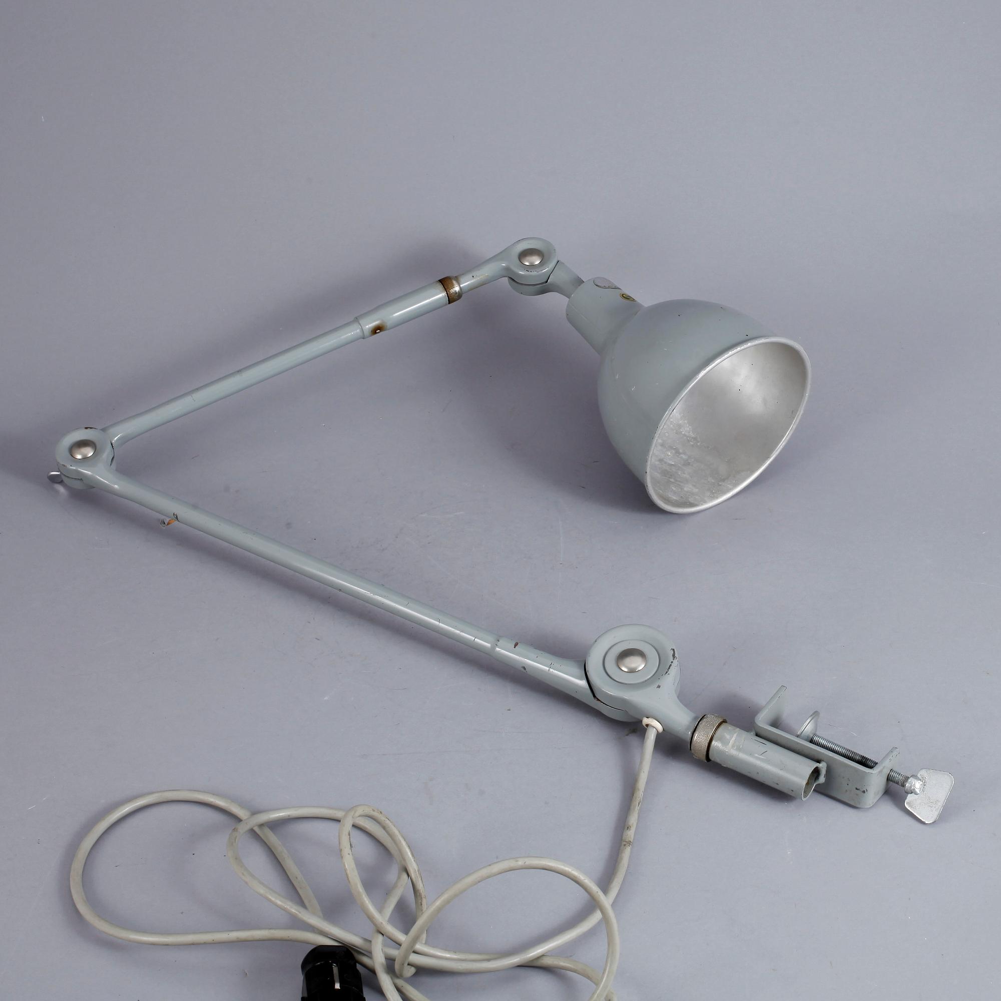 SKRIVBORDSLAMPA, 1900-talets tredje kvartal.