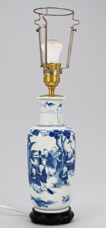 ROLEAUVAS, porslin. Qing dynastin, 1800-tal.