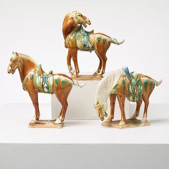 FIGURINER, 3 st, lergods, Tangstil, 1900-tal.
