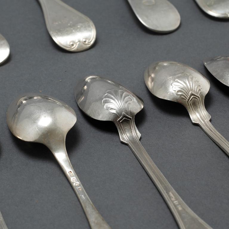 24 pieces of silver cutlery, mostly Sweden, 19th and first half of the 20th century.