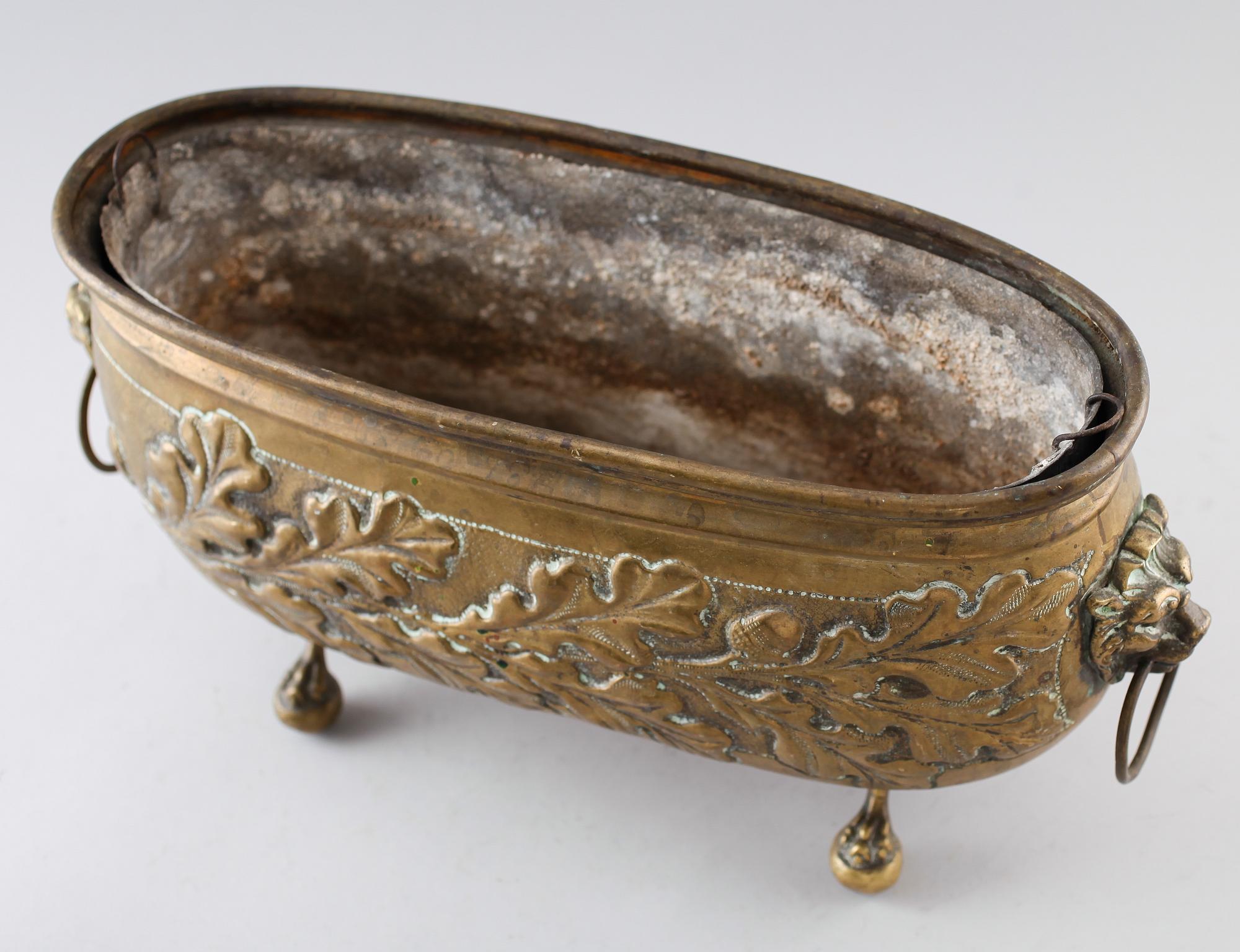 JARDINJÄR, mässing, 1800-tal.