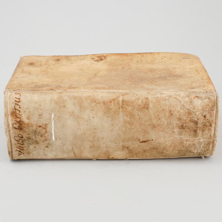 BOOK, Hugonis Grotii "De jure belli ac pacis libri tres.." dated 1689.