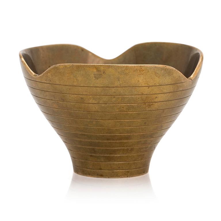 Paavo Tynell, a bronze bowl for Taito.