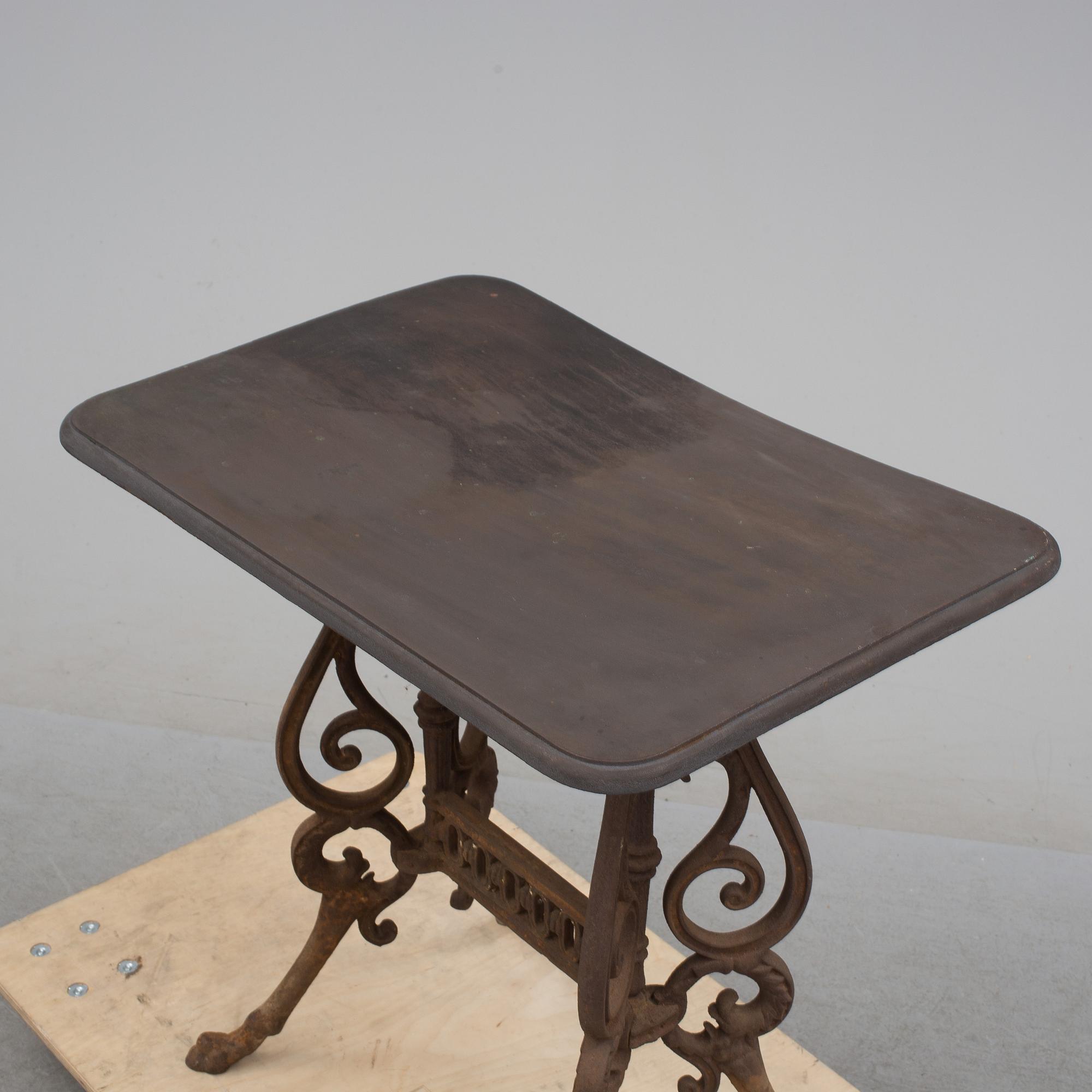 TRÄDGÅRDSBORD, sent 1800-tal.