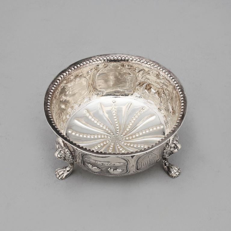 SKÅL, silver, London, England, 1932-33. Vikt 204 g.