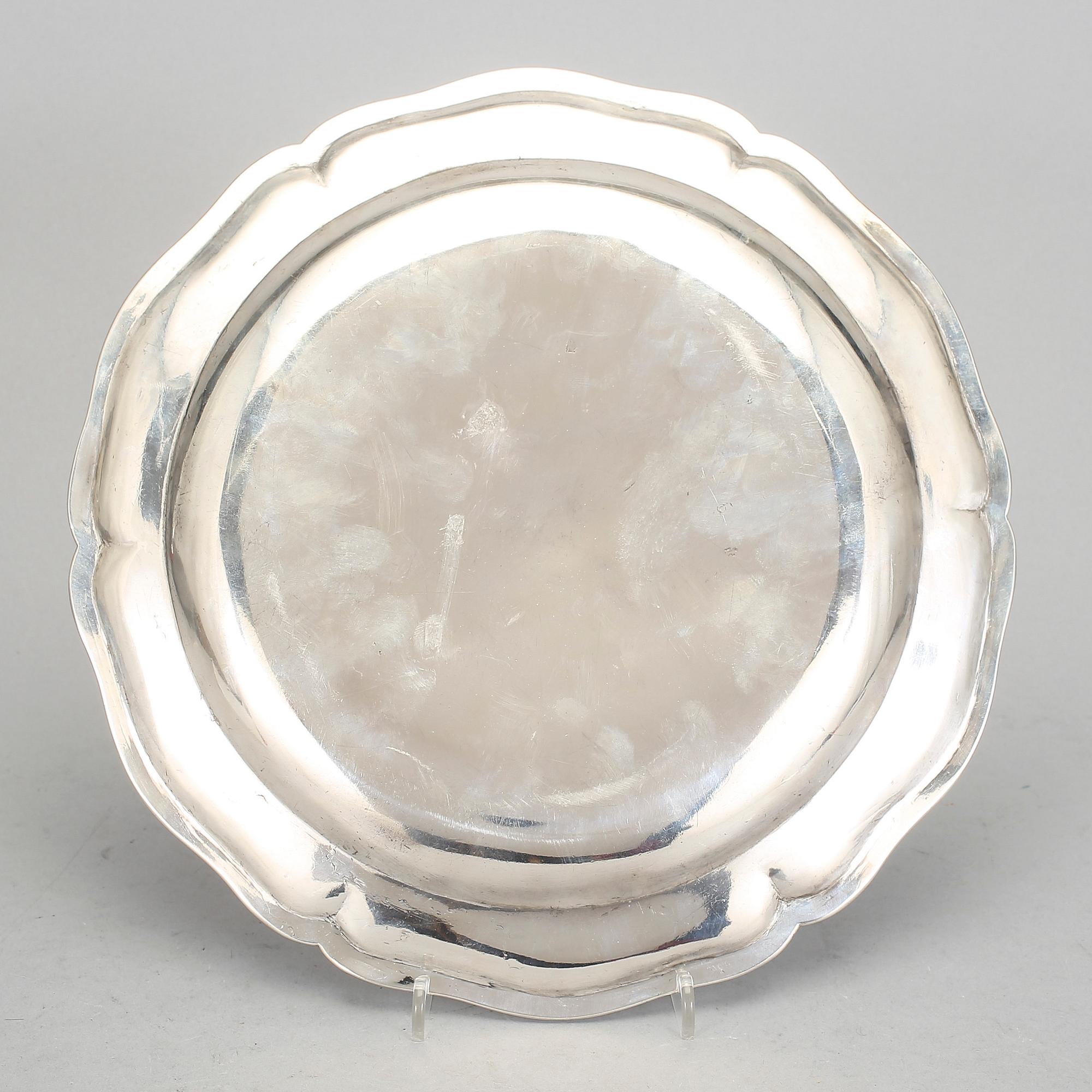 FAT, silver, troligen Neuchatel, Schweiz, 1700-talets andra hälft. Tot. vikt 1428 gram.