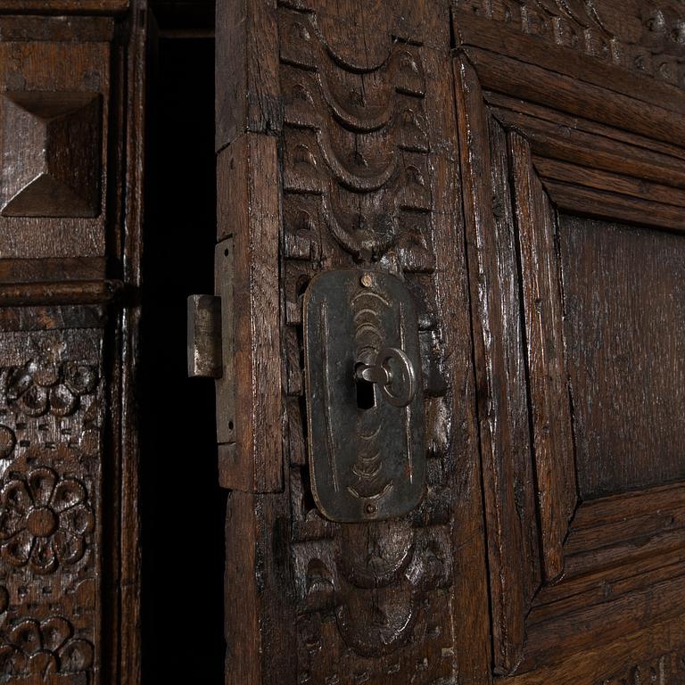 Skåp, Renässans-stil 1800-tal.